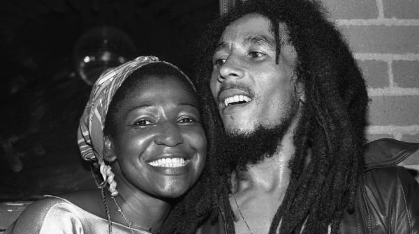 bob marley embracing woman